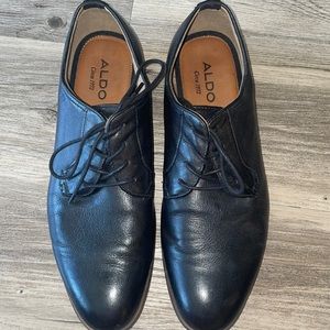 Very lightly worn black Aldo dress shoes